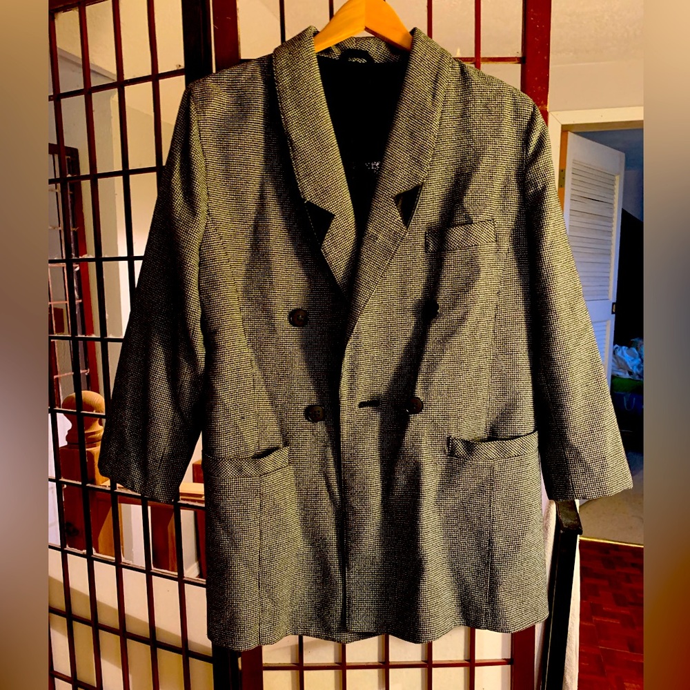 Grey houndstooth blazer